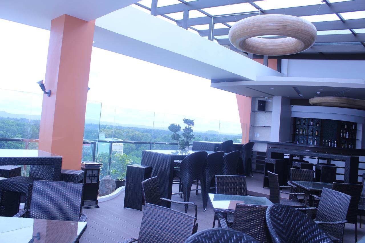 Kew Hotel Tagbilaran Exterior photo