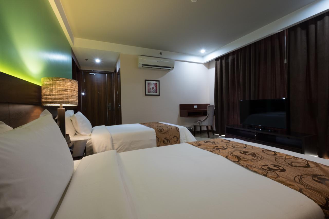 Kew Hotel Tagbilaran Exterior photo