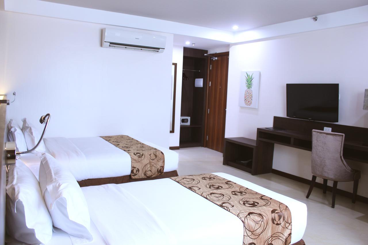 Kew Hotel Tagbilaran Exterior photo
